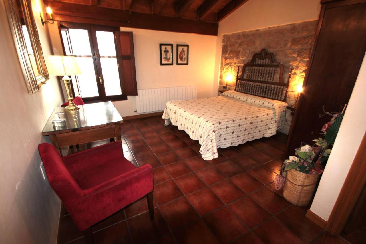 Casa Rural El Meson บริออเนส ภายนอก รูปภาพ