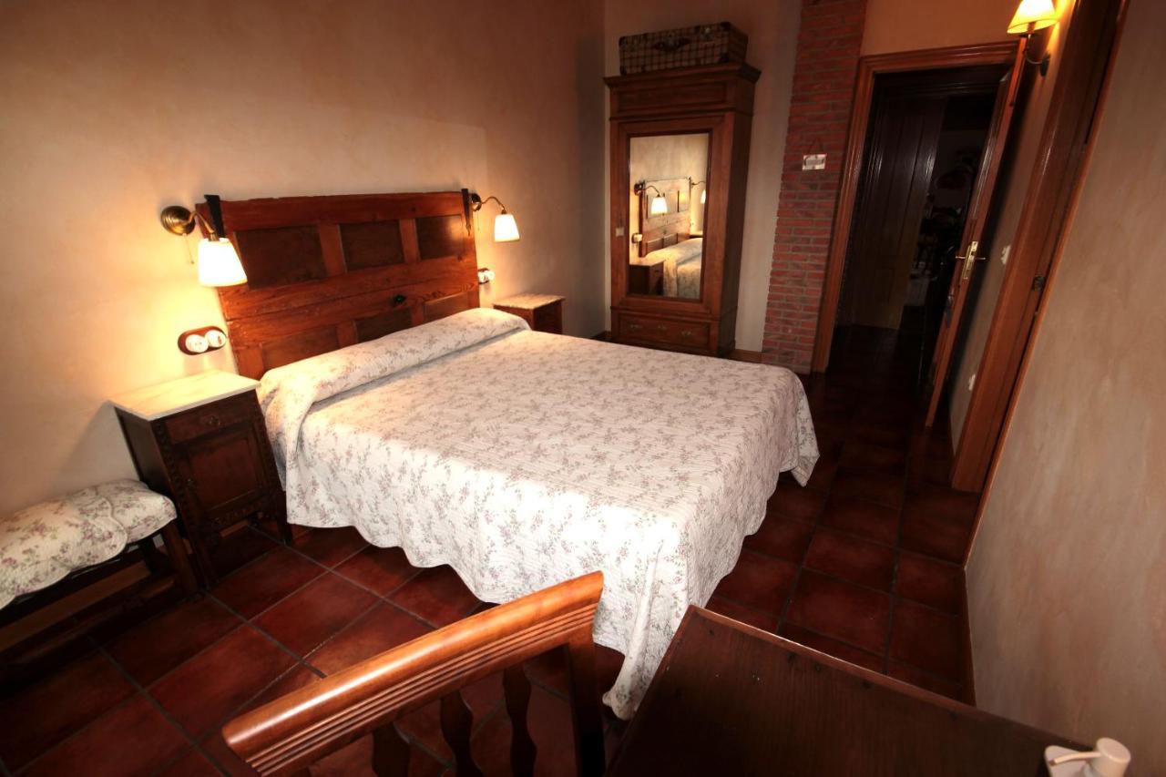 Casa Rural El Meson บริออเนส ภายนอก รูปภาพ